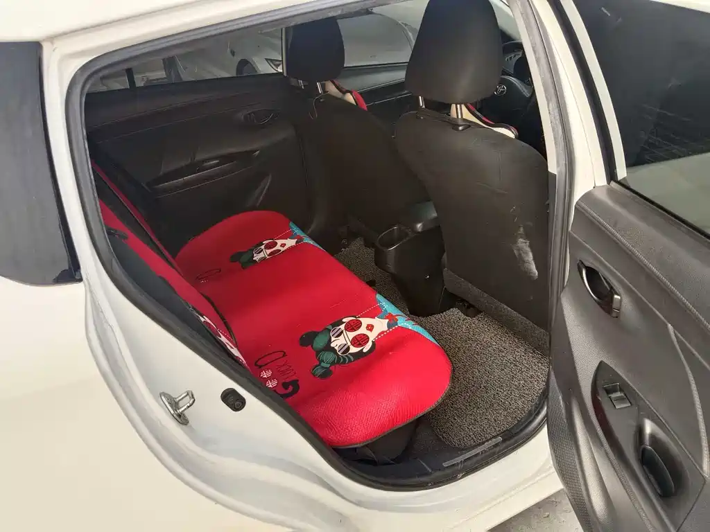 Toyota Yaris L 2018 — фото 16