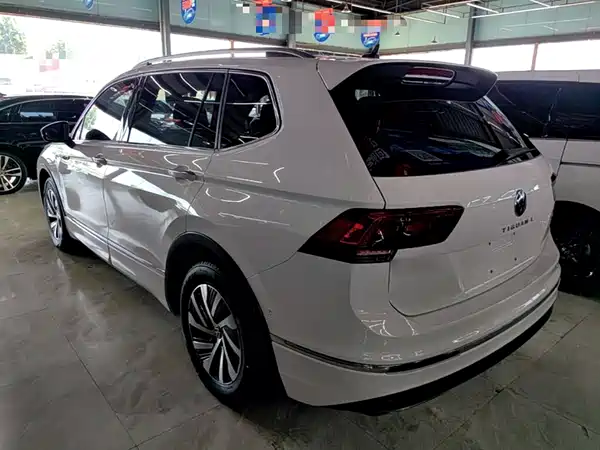 Volkswagen Tiguan L Plug-In Hybrid 2021