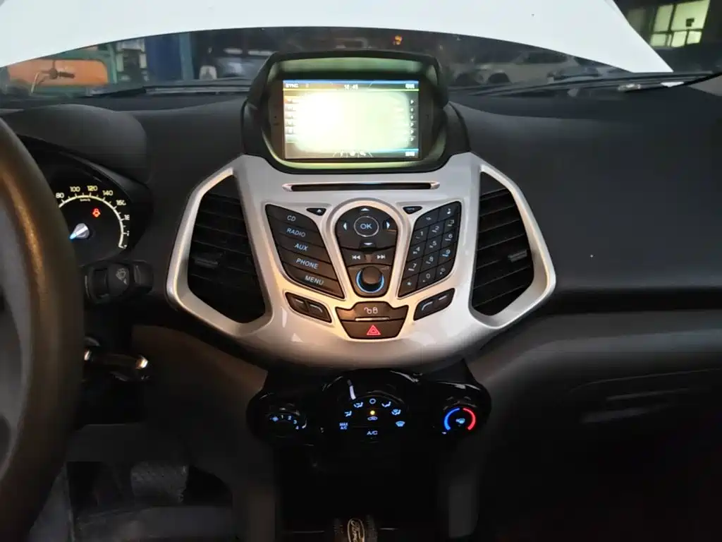 Ford EcoSport 2015 — фото 13