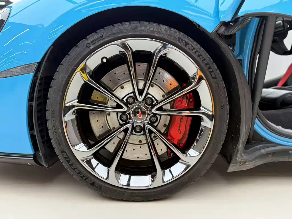 McLaren 540C 2018 — фото 12