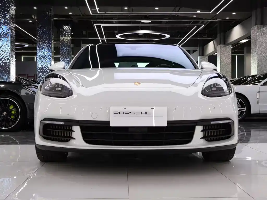 Porsche Panamera 2019 — фото 2