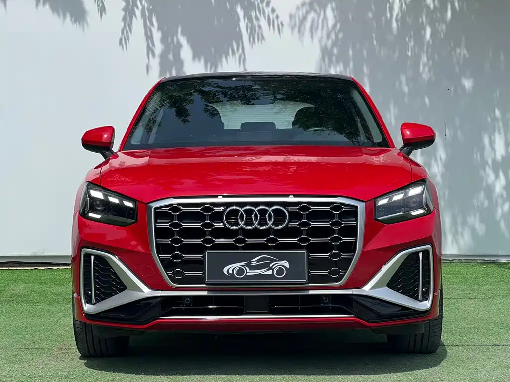 Audi Q2L 2023