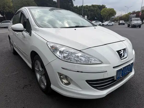 Peugeot 408 2012