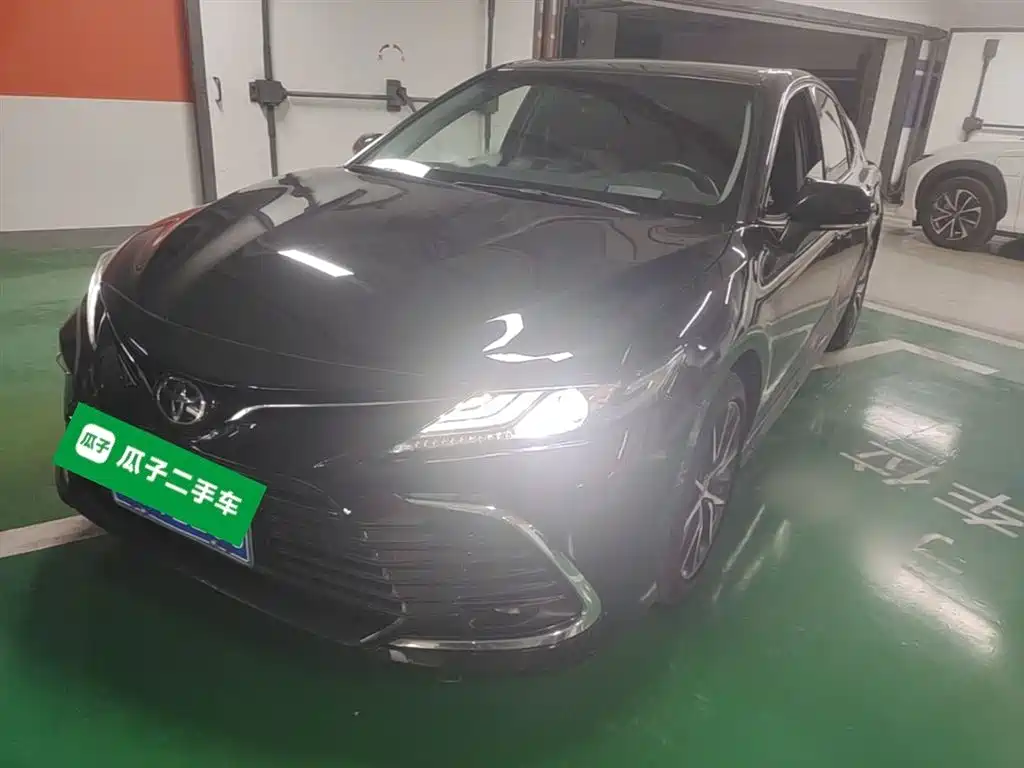 Toyota Camry 2022 — фото 1