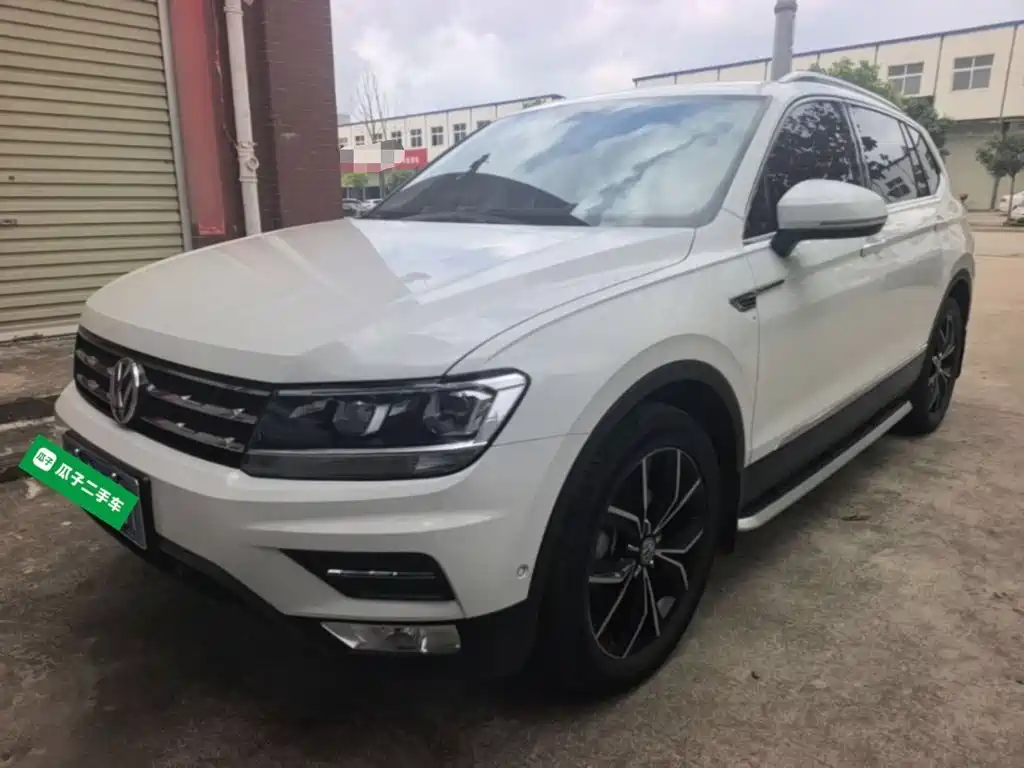 Volkswagen Tiguan L 2020 — фото 1