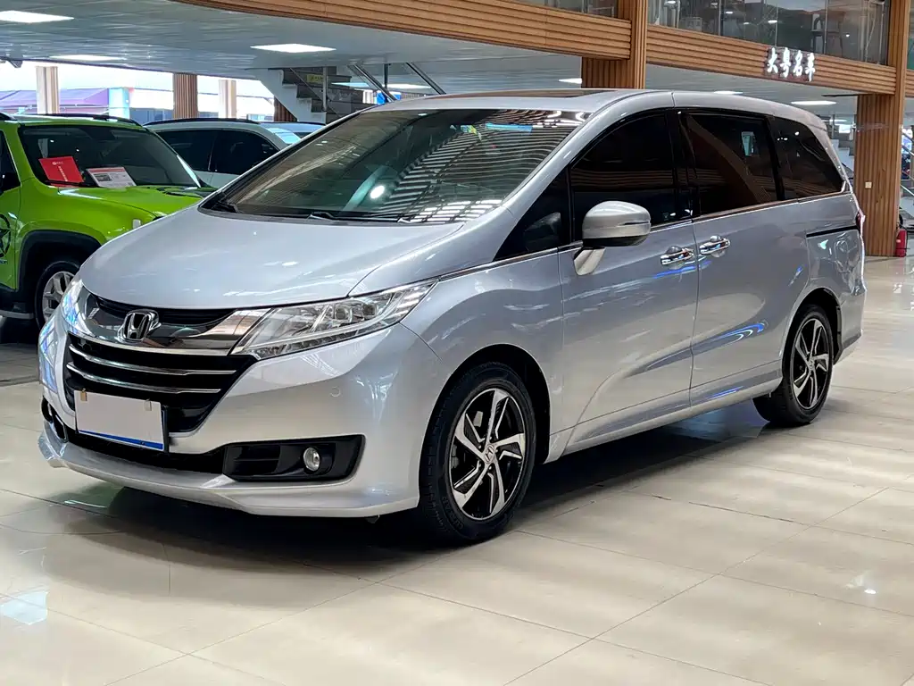 Honda Odyssey 2016 — фото 1