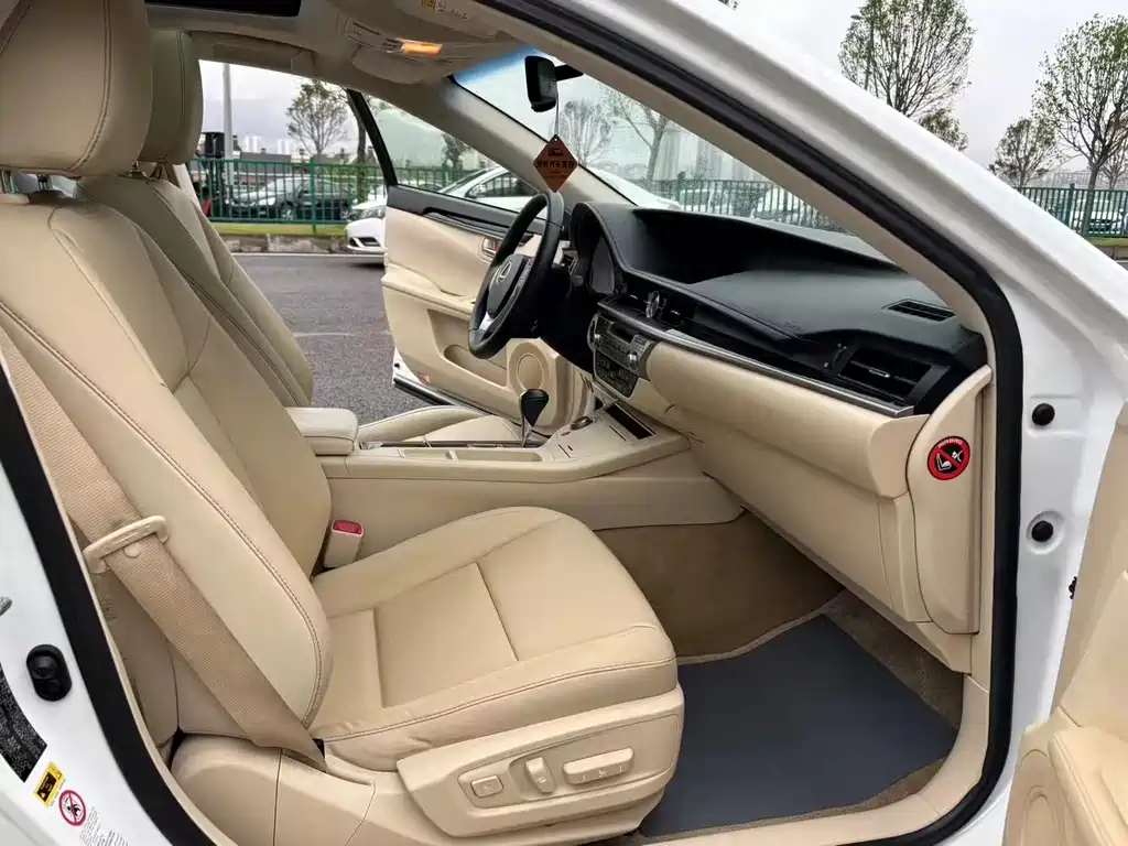Lexus ES 2014