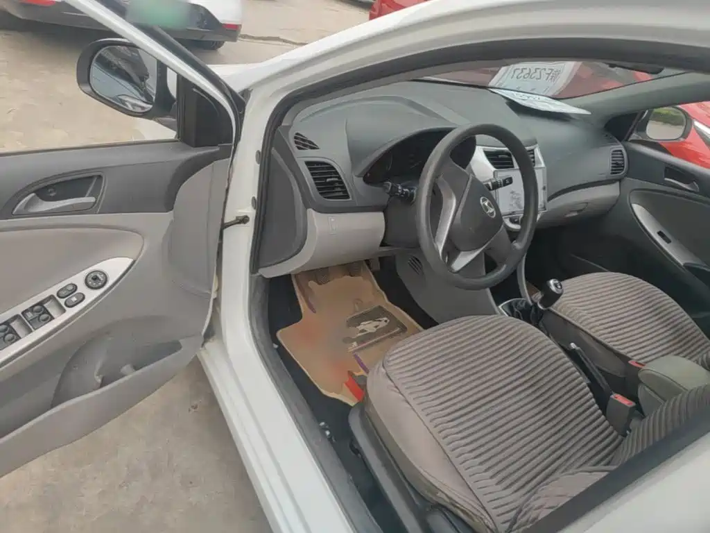 Hyundai Verna 2016 — фото 16