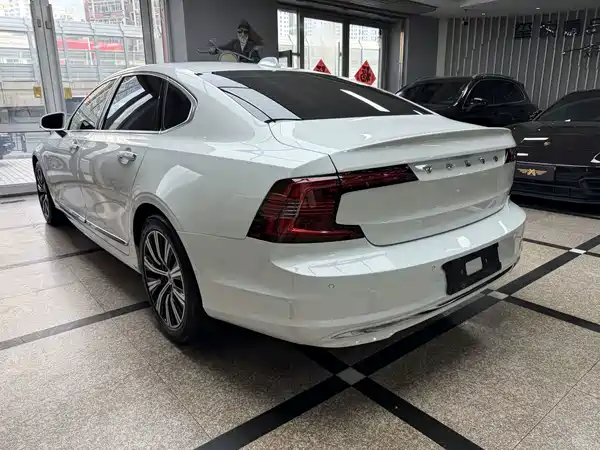 Volvo S90 2021