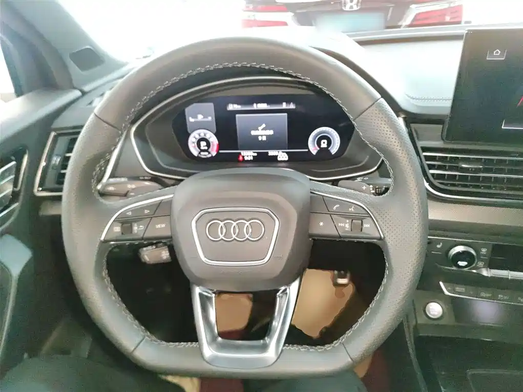 Audi Q5L 2024 — фото 11