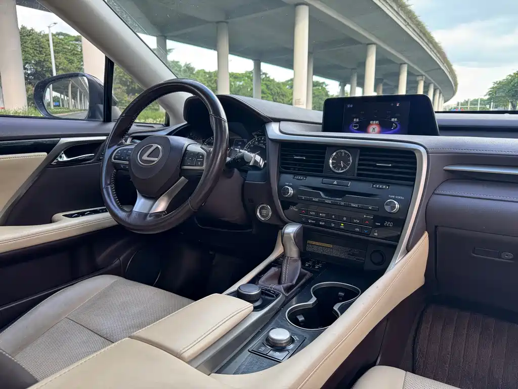 Lexus RX 2016 — фото 11