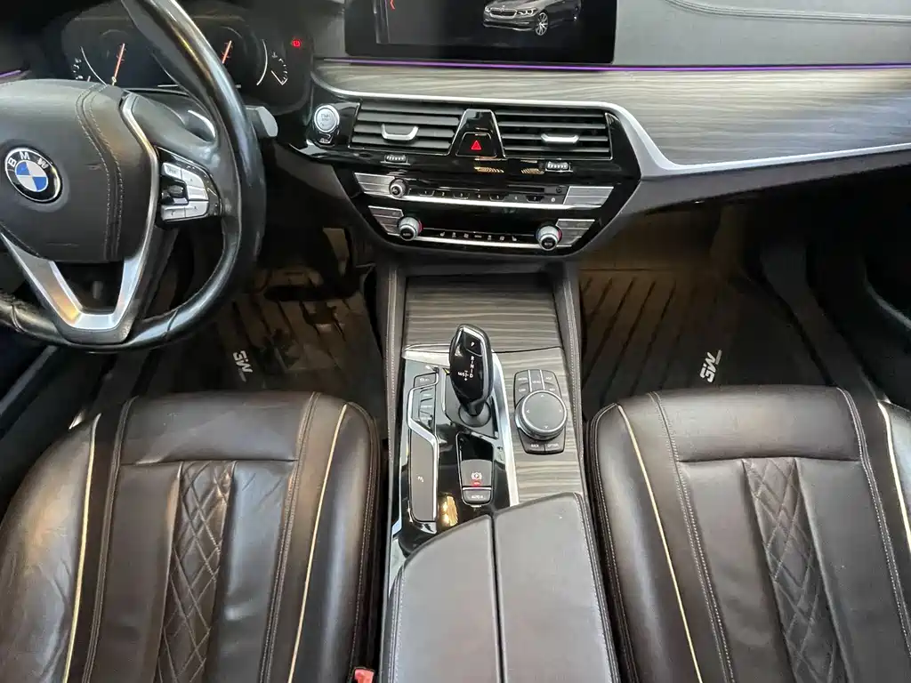 BMW 5 Series 2019 — фото 12