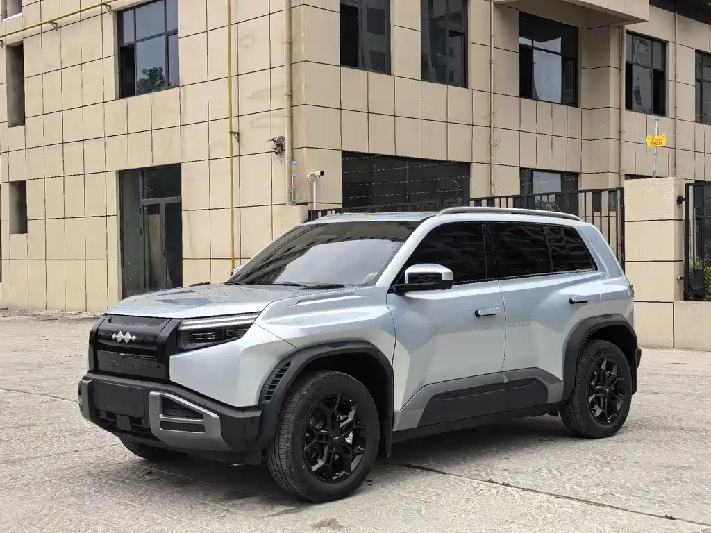 Fang Cheng Bao Titanium 3 2025