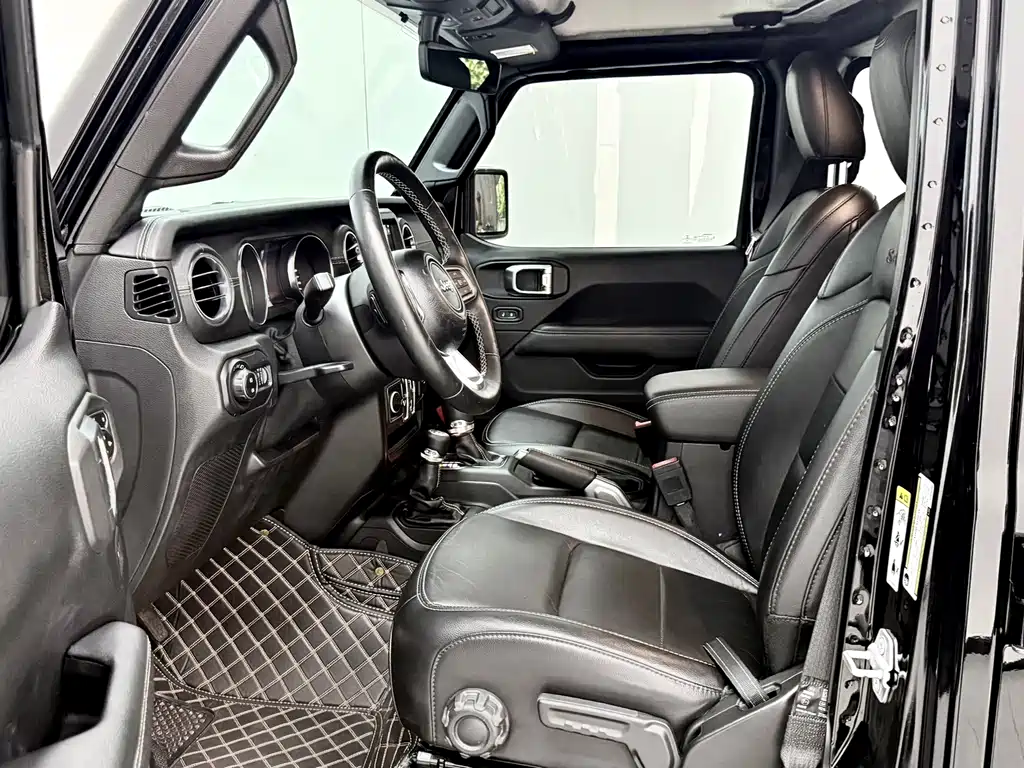 Jeep Wrangler 2020 — фото 16