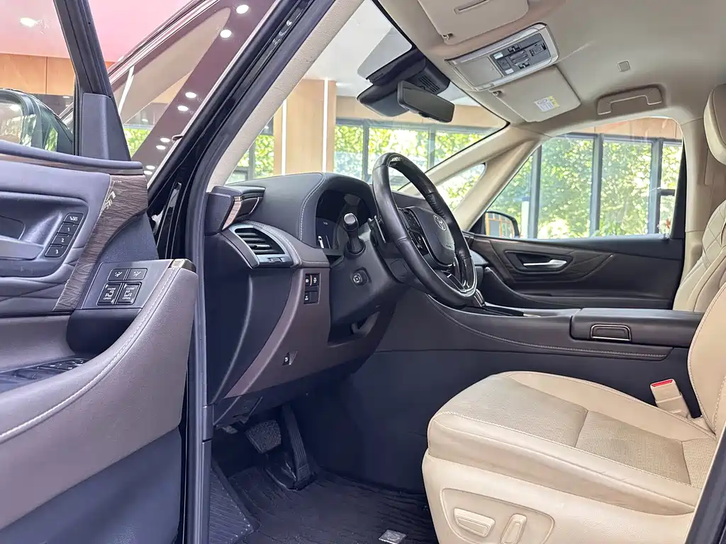 Toyota Alphard 2024 — фото 8