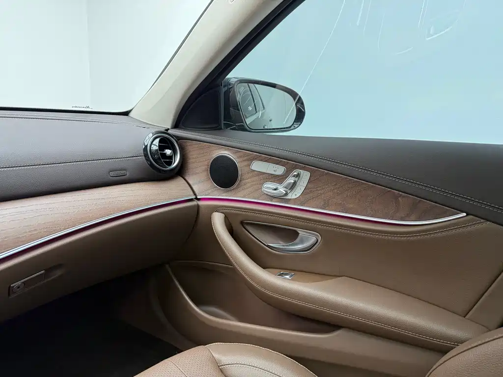 Mercedes-Benz E-Class 2023 — фото 9