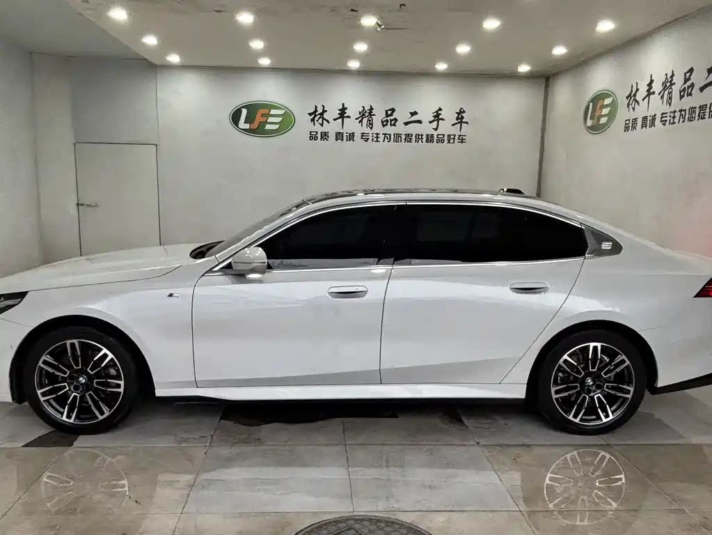 BMW 5 Series 2024