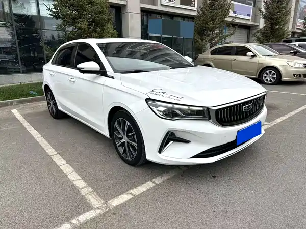 Geely Emgrand 2021