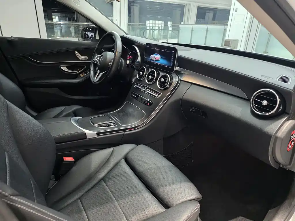 Mercedes-Benz C-Class 2019 — фото 15