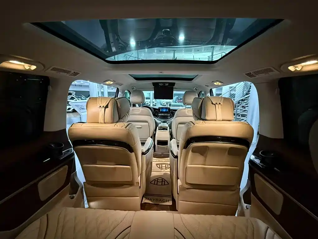 Mercedes-Benz V-Class 2020 — фото 10