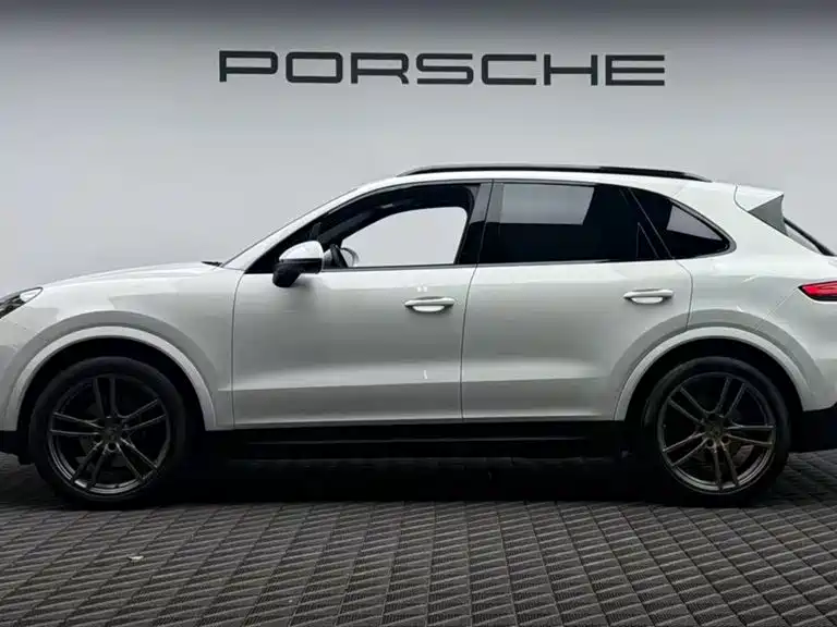 Porsche Cayenne 2023 — фото 4