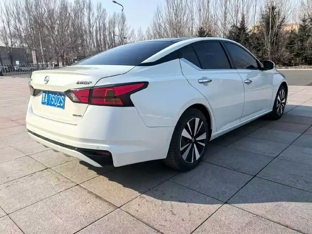 Nissan Teana 2022