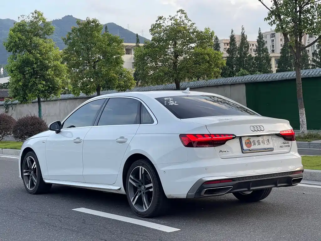Audi A4L 2020 — фото 14