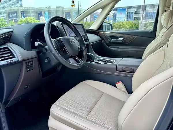 Toyota Alphard 2024