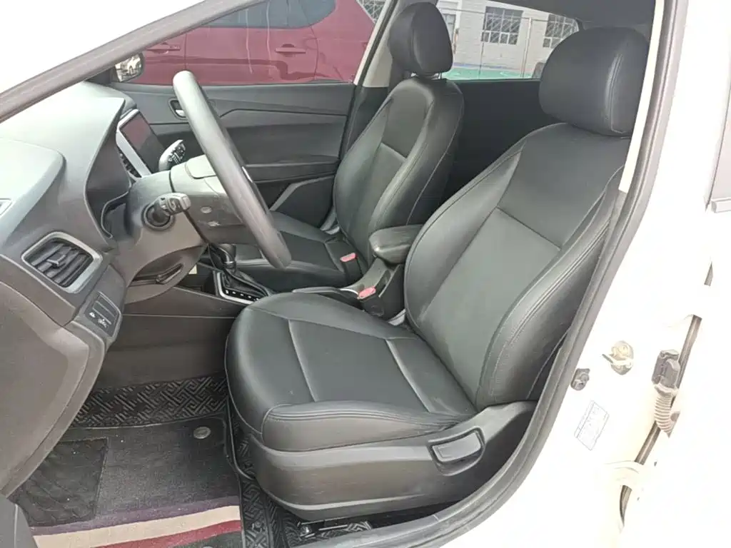 Hyundai Verna RV 2018 — фото 15