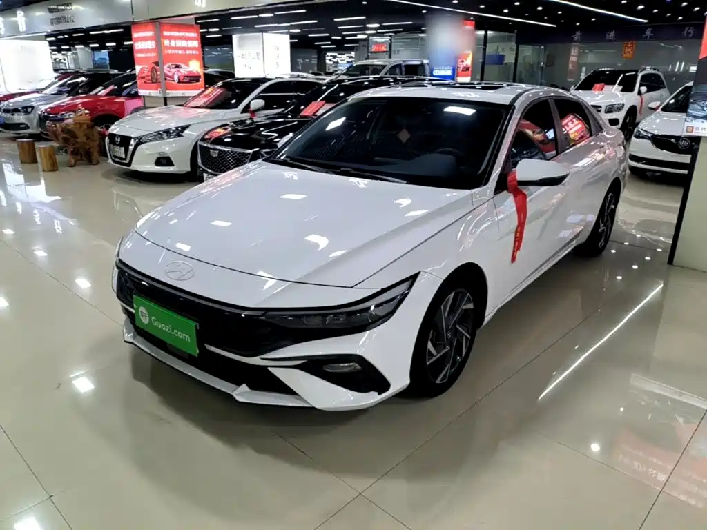 Hyundai Elantra 2023