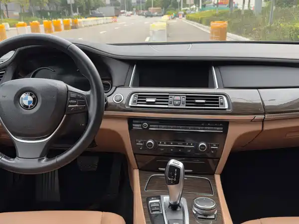BMW 7 Series 2015