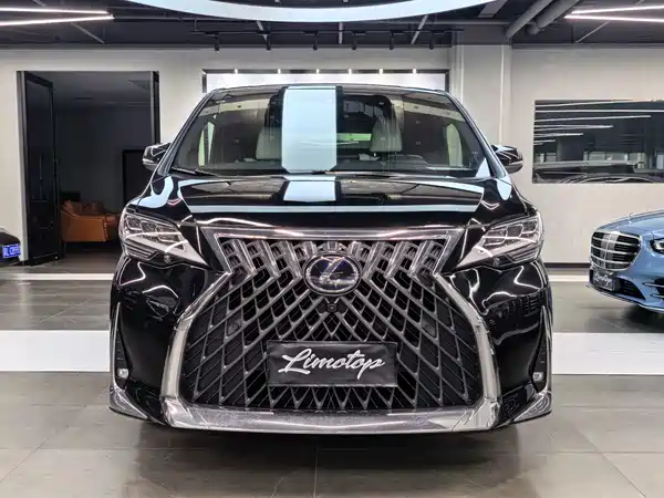 Lexus LM 2022