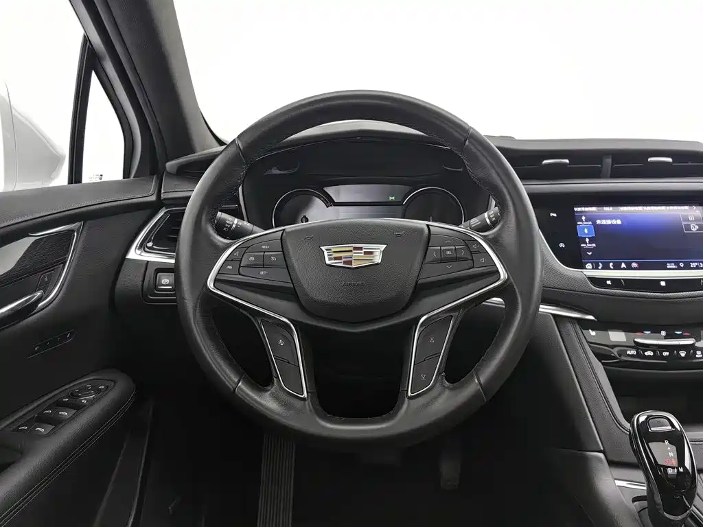 Cadillac XT5 2019 — фото 11