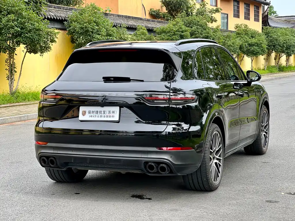 Porsche Cayenne 2021