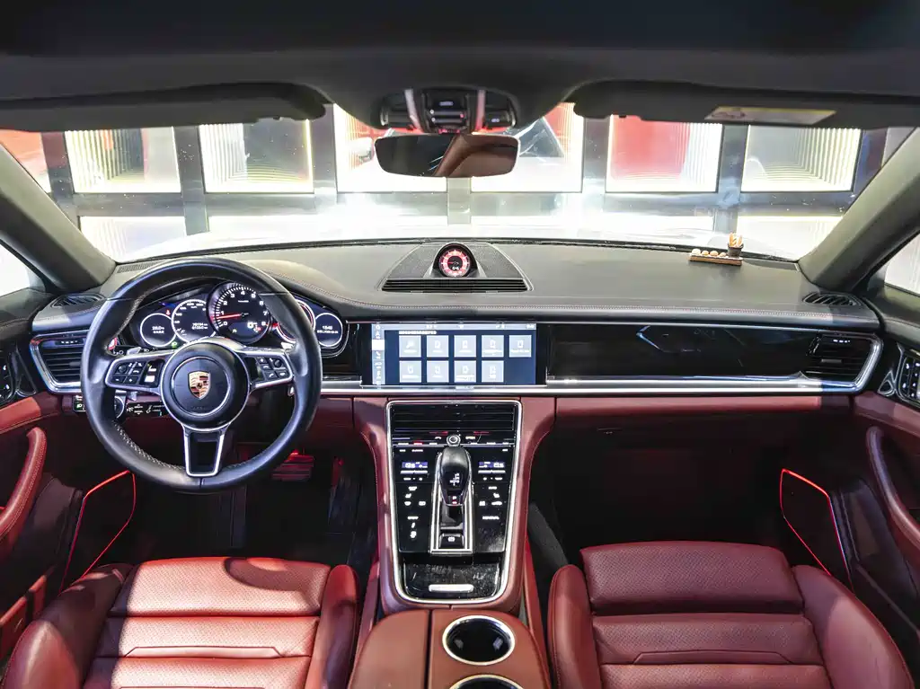 Porsche Panamera 2019 — фото 20