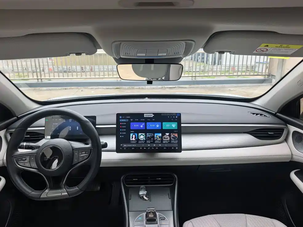 BYD Seal 05 DM-i 2025 — фото 14
