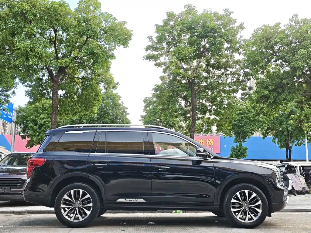 GAC Trumpchi GS8 2018 — фото 8