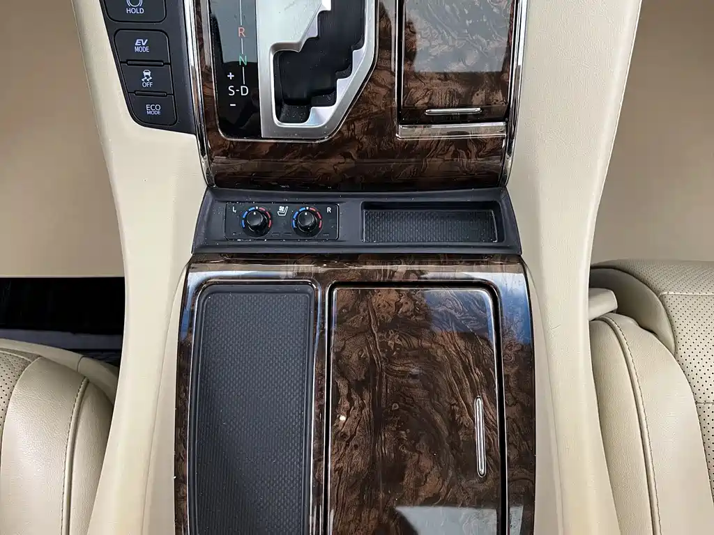 Toyota Alphard 2021 — фото 23