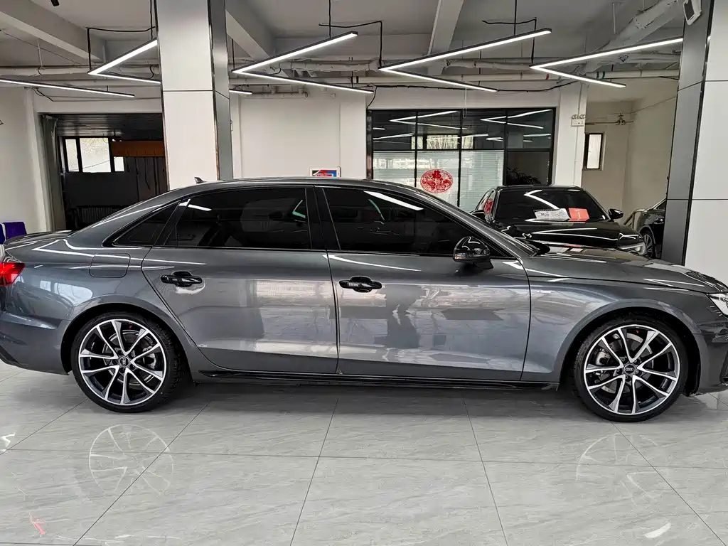 Audi A4L 2023