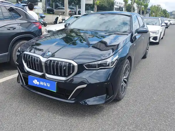 BMW i5 2025