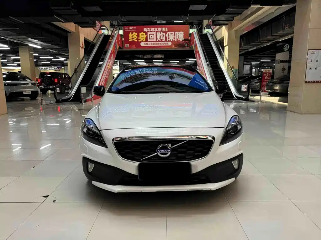 Volvo V40 2015 — фото 2