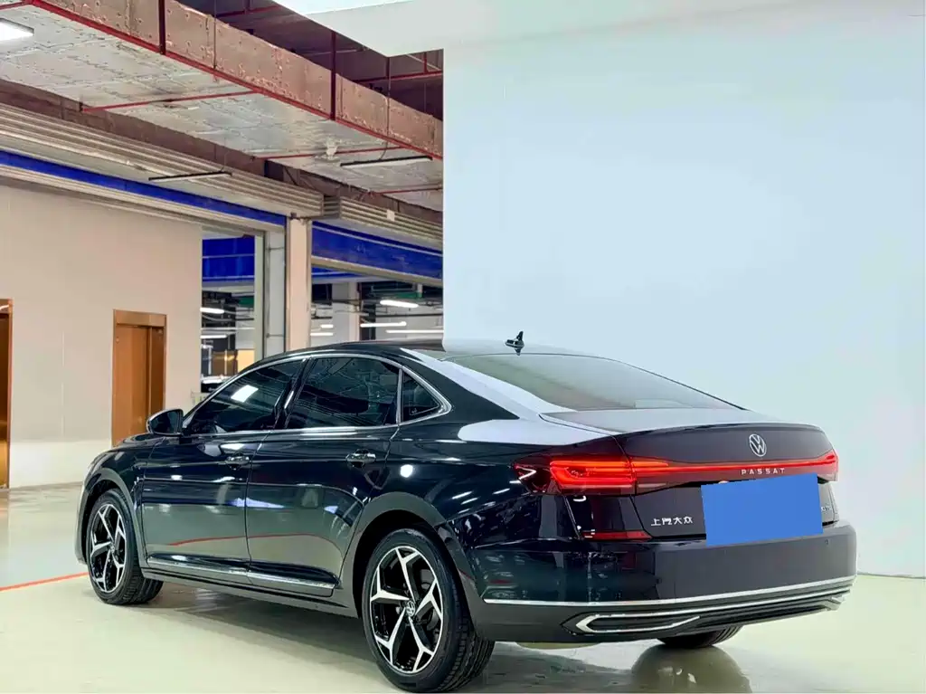 Volkswagen Passat 2025