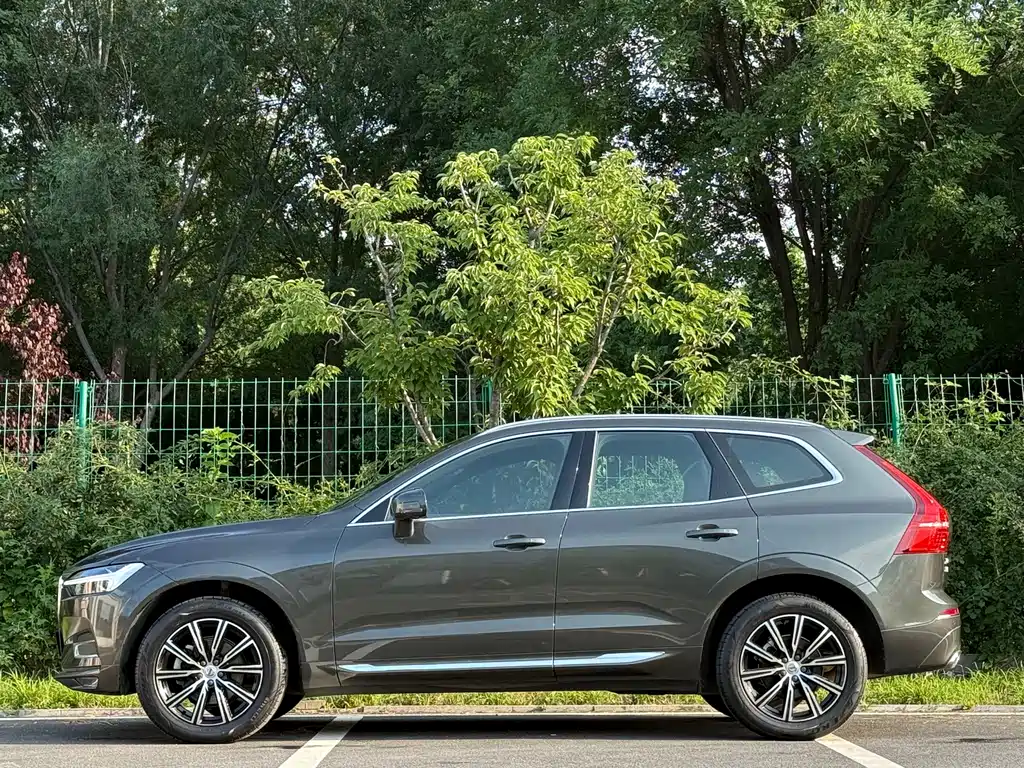Volvo XC60 2021 — фото 3