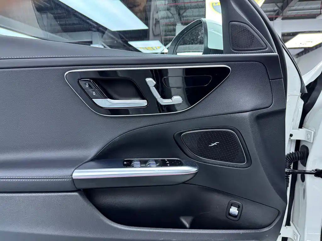 Mercedes-Benz C-Class 2023