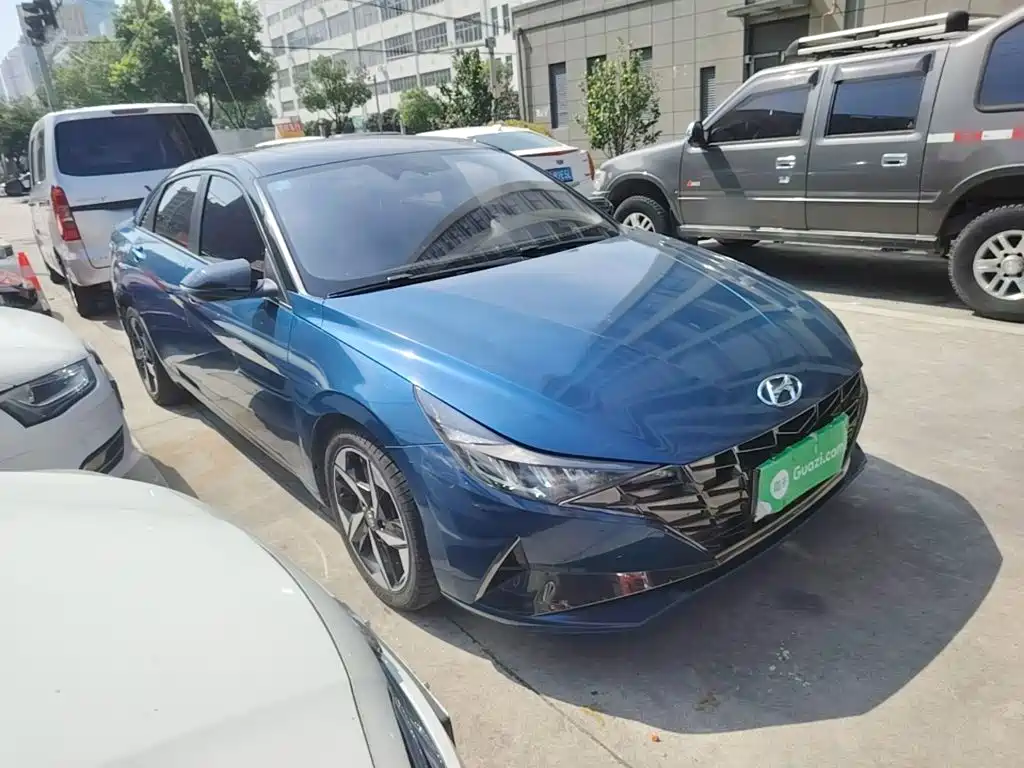 Hyundai Elantra 2022