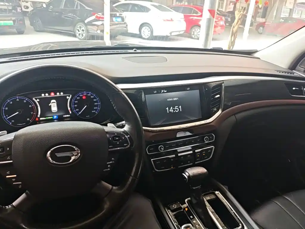 GAC Trumpchi GS8 2017 — фото 10