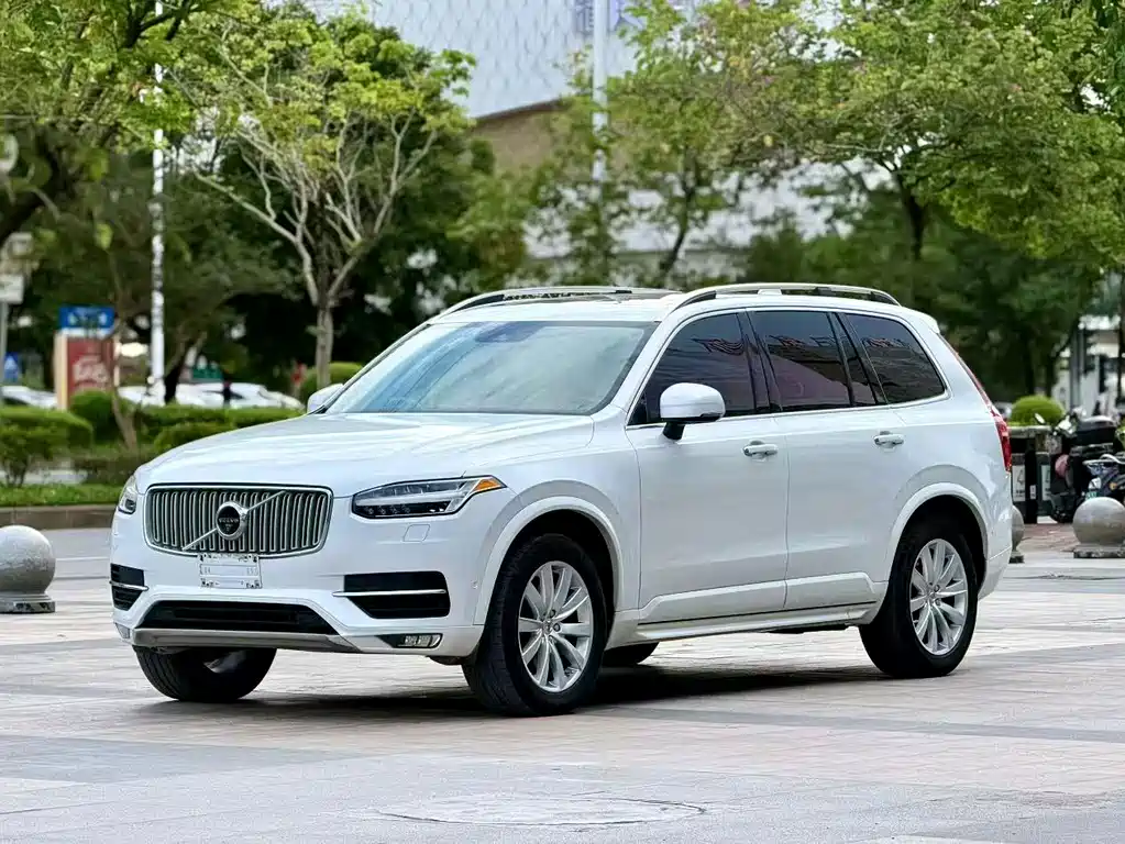 Volvo XC90 2016 — фото 1