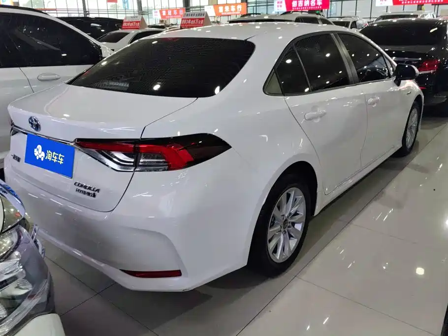 Toyota Corolla 2023 — фото 3