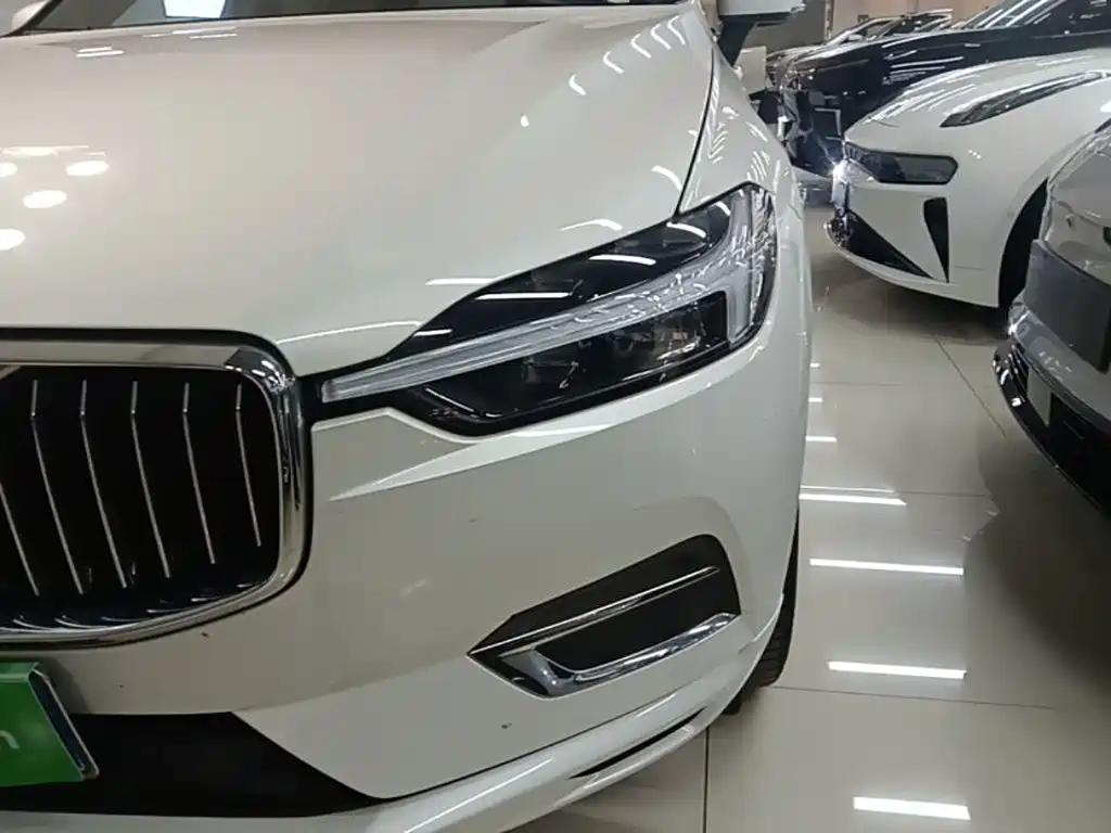 Volvo XC60 2021 — фото 24