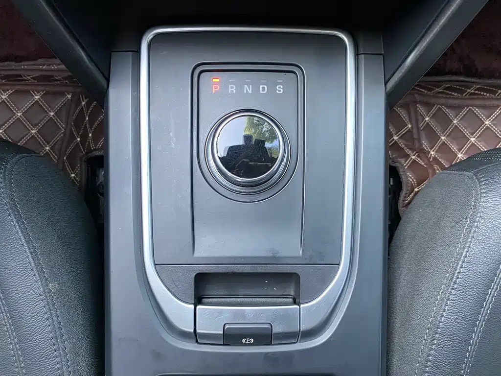 Land Rover Discovery Sport 2017 — фото 17